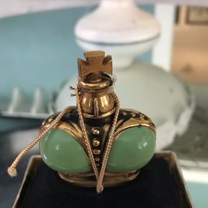 Beautiful vintage bottle of Aviance by prince matchabelli
Empty bottle